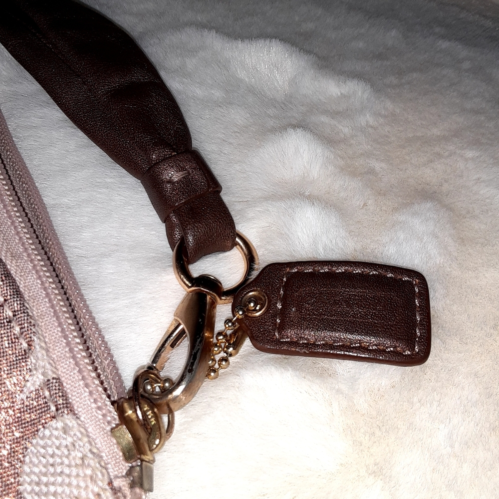Coach wristlet - Picture 4 of 5